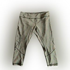 Colorful striped Zella 3/4 Leggings XL